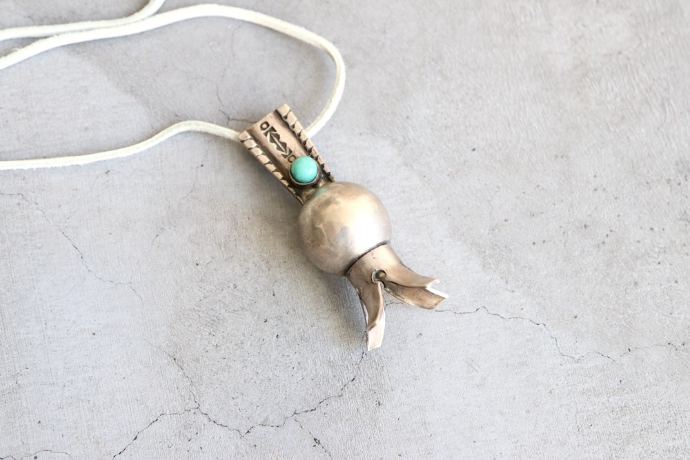 Indian Jewelry Falcon Trading Co. / F.T.C(����ǥ����󥸥奨�꡼ �ե��륳�� �ȥ졼�ǥ��� ����ѥˡ�) "Squash Blossom Pendant Turquoise circle"