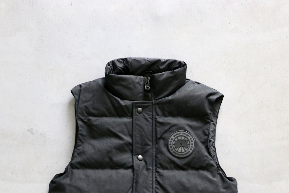 CANADA GOOSE (カナダグース) “Garson Vest Crinkle Cotton -BLACK