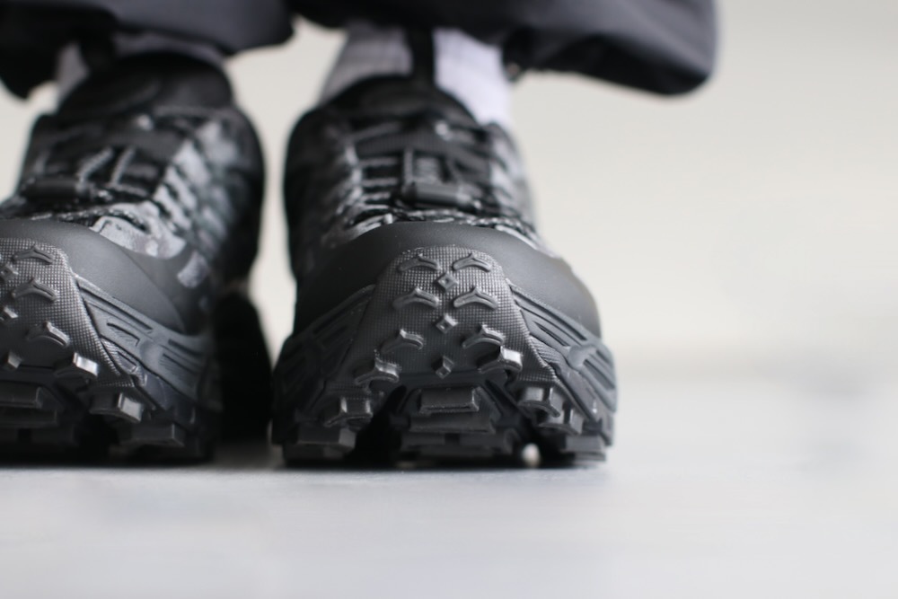 HOKA ONE ONE (ホカ オネ オネ) 