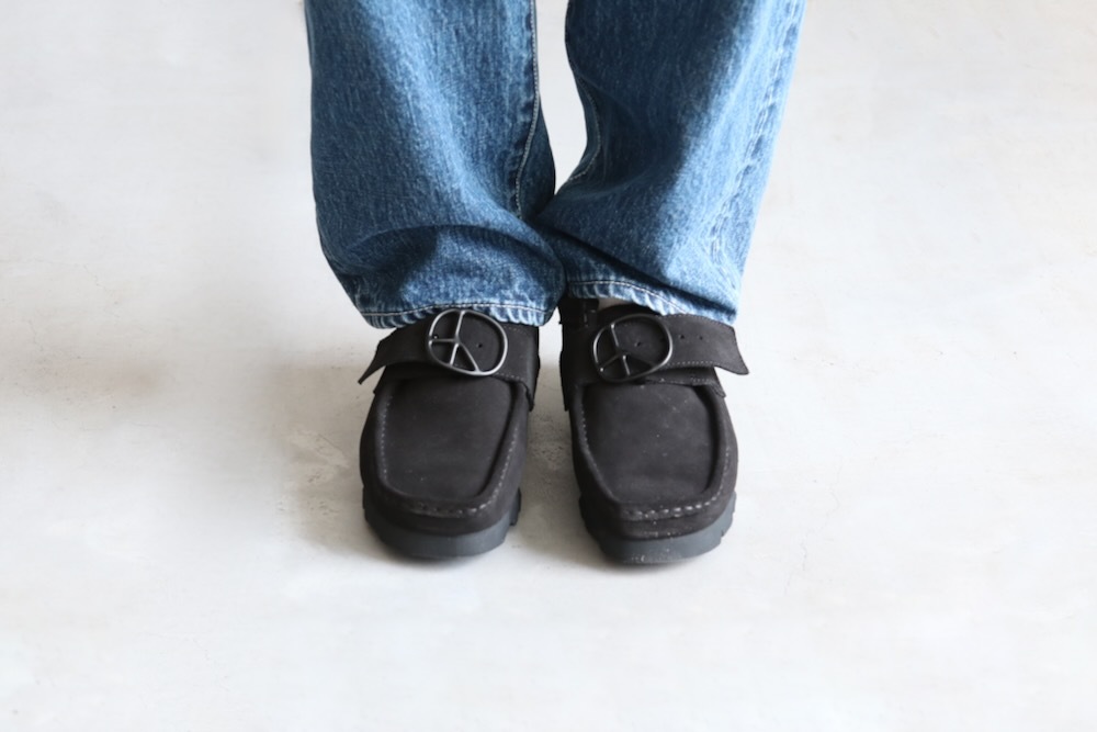 needles クラークス　ワラビー NEEDLES x Clarks Originals WALLABEEが2025年 4/5 発売