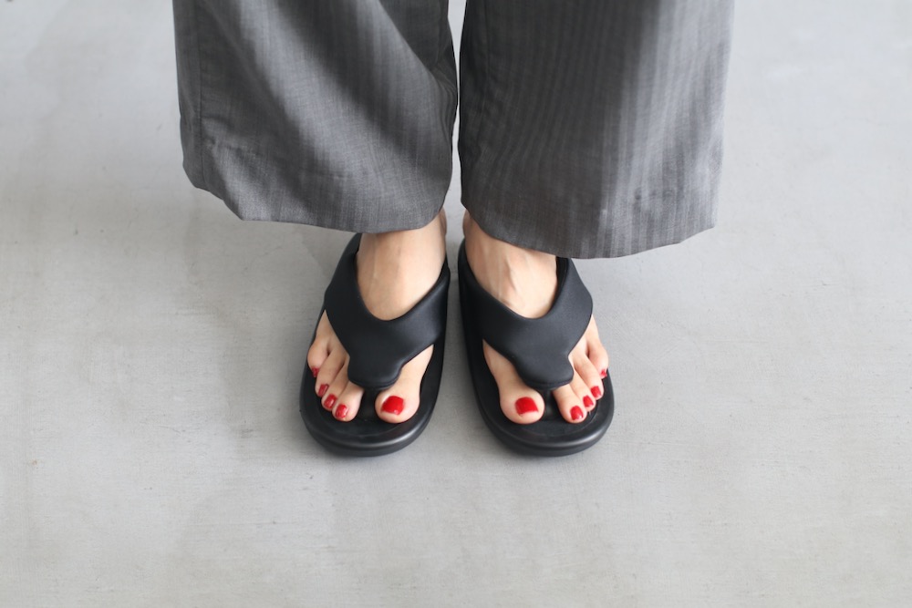 WOMEN'SJoJo(祸) "BEACH SANDAL / Ecsaine Leather"