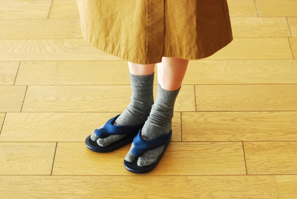 WOMEN'SJoJo(祸) "BEACH SANDAL / Ecsaine Leather"