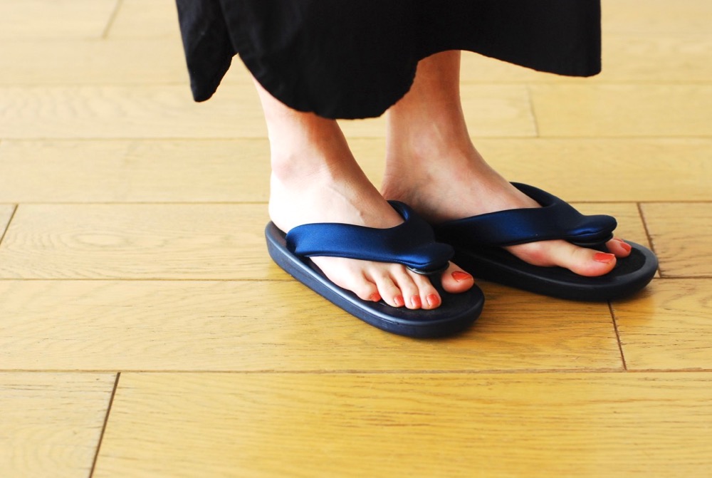 WOMEN'SJoJo(祸) "BEACH SANDAL / Ecsaine Leather"