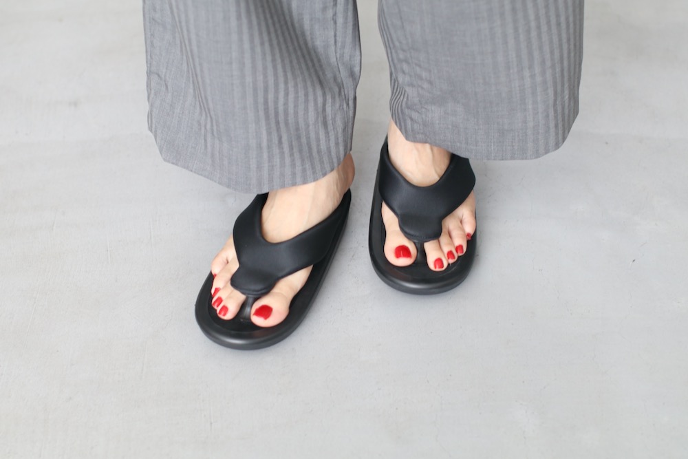 WOMEN'SJoJo(祸) "BEACH SANDAL / Ecsaine Leather"