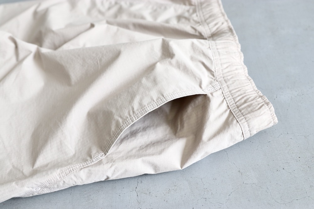 GOLDWIN 0 (������ɥ����� ����) "Parachute Seed Rip-siop Pants"