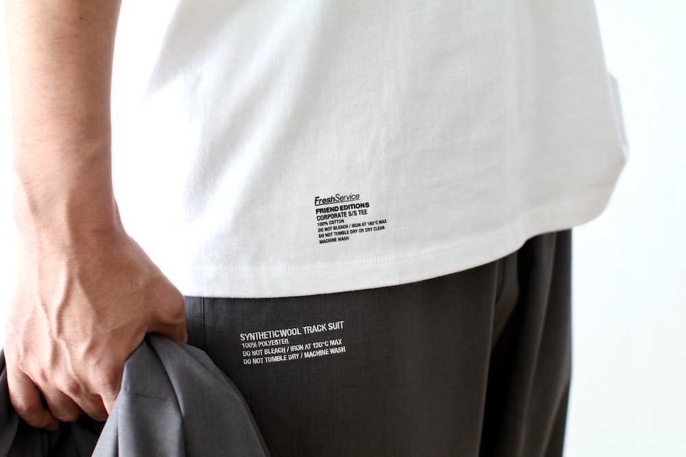 ��limited��FreshService �� FRIEND EDITIONS(�ե�å��奵���ӥ� �� �ե��� ���ǥ������)"FRIEND EDITIONS CORPORATE TEE ��BLAST LOGO��"