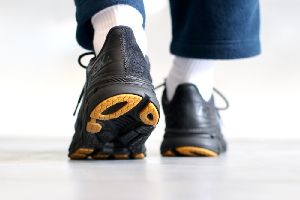 HOKA ONE ONE (ۥ  ) "U CLIFTON LS BKNC"