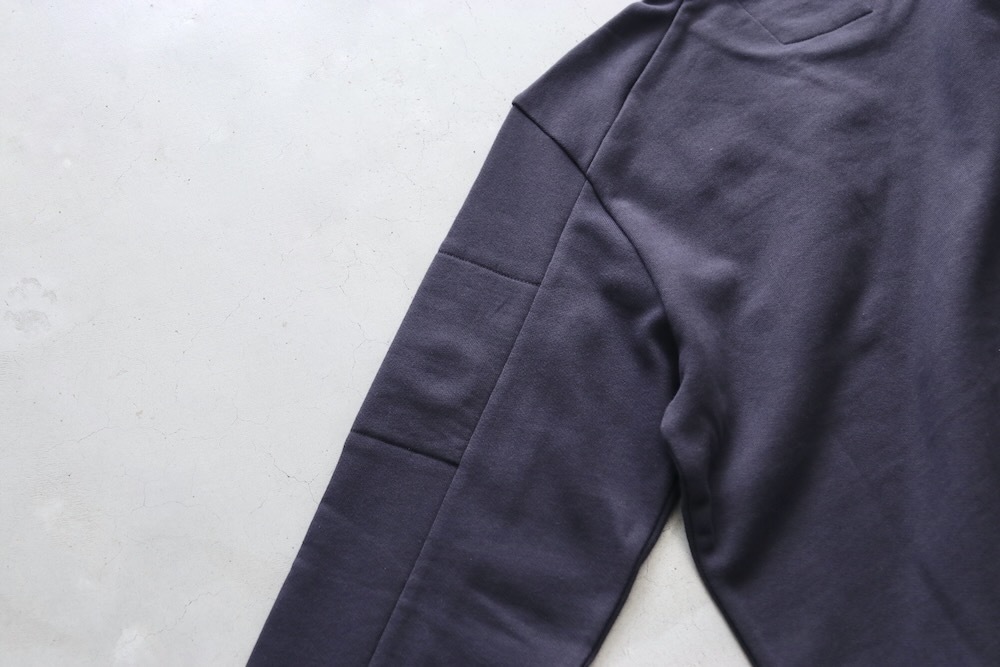 C.P. Company (ԡѥˡ) "DIAGONAL RAISED FLEECE LENS SWEATSHIRT"