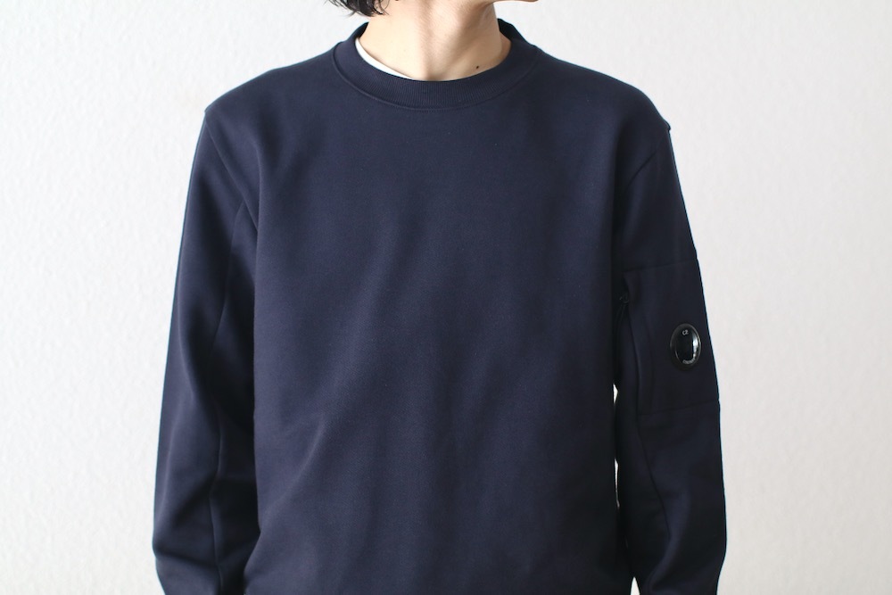 C.P. Company (ԡѥˡ) "DIAGONAL RAISED FLEECE LENS SWEATSHIRT"