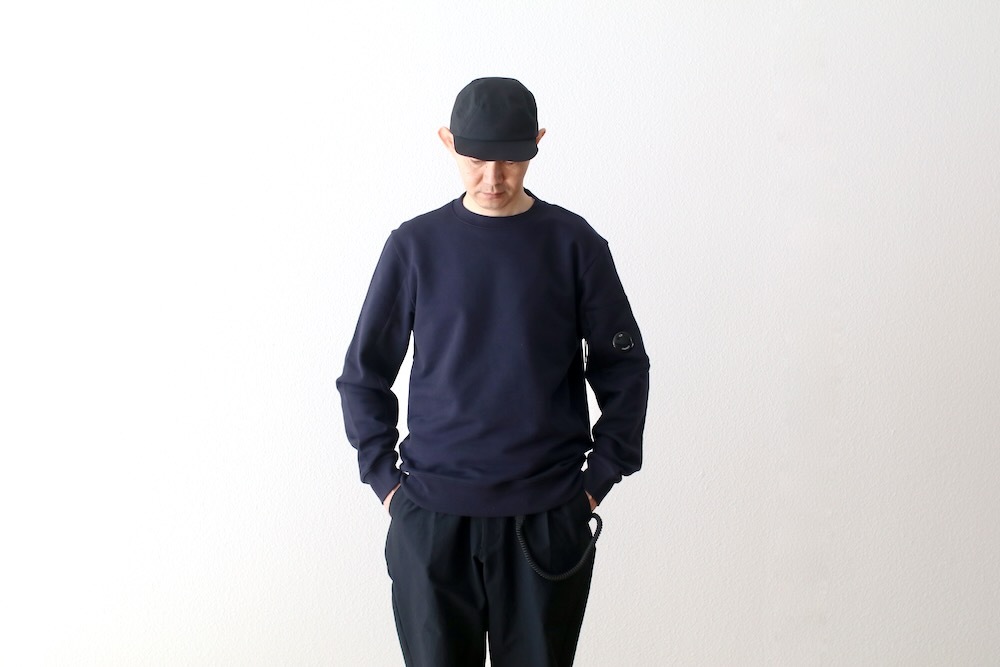 C.P. Company (ԡѥˡ) "DIAGONAL RAISED FLEECE LENS SWEATSHIRT"