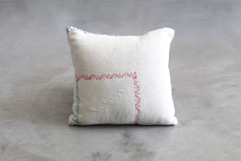 LIGHT YEARS(�饤�� ���䡼��) ��Indian cushion S -White-��