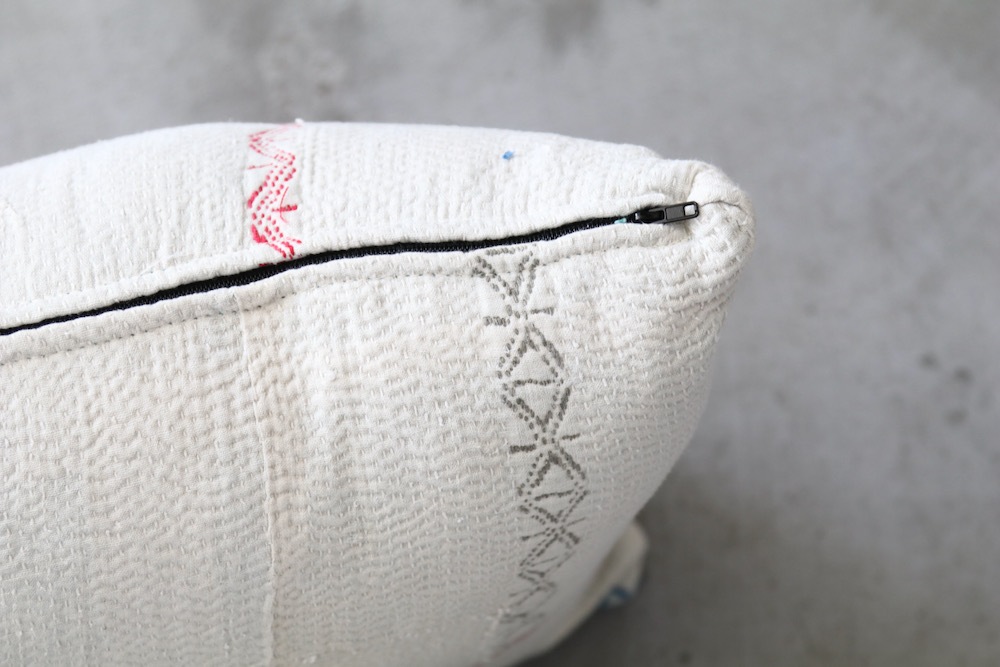 LIGHT YEARS(�饤�� ���䡼��) ��Indian cushion S -White-��