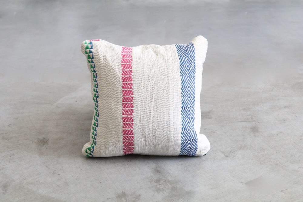 LIGHT YEARS(�饤�� ���䡼��) ��Indian cushion S -White-��