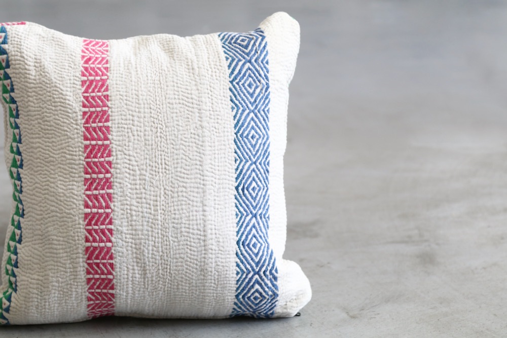 LIGHT YEARS(�饤�� ���䡼��) ��Indian cushion S -White-��