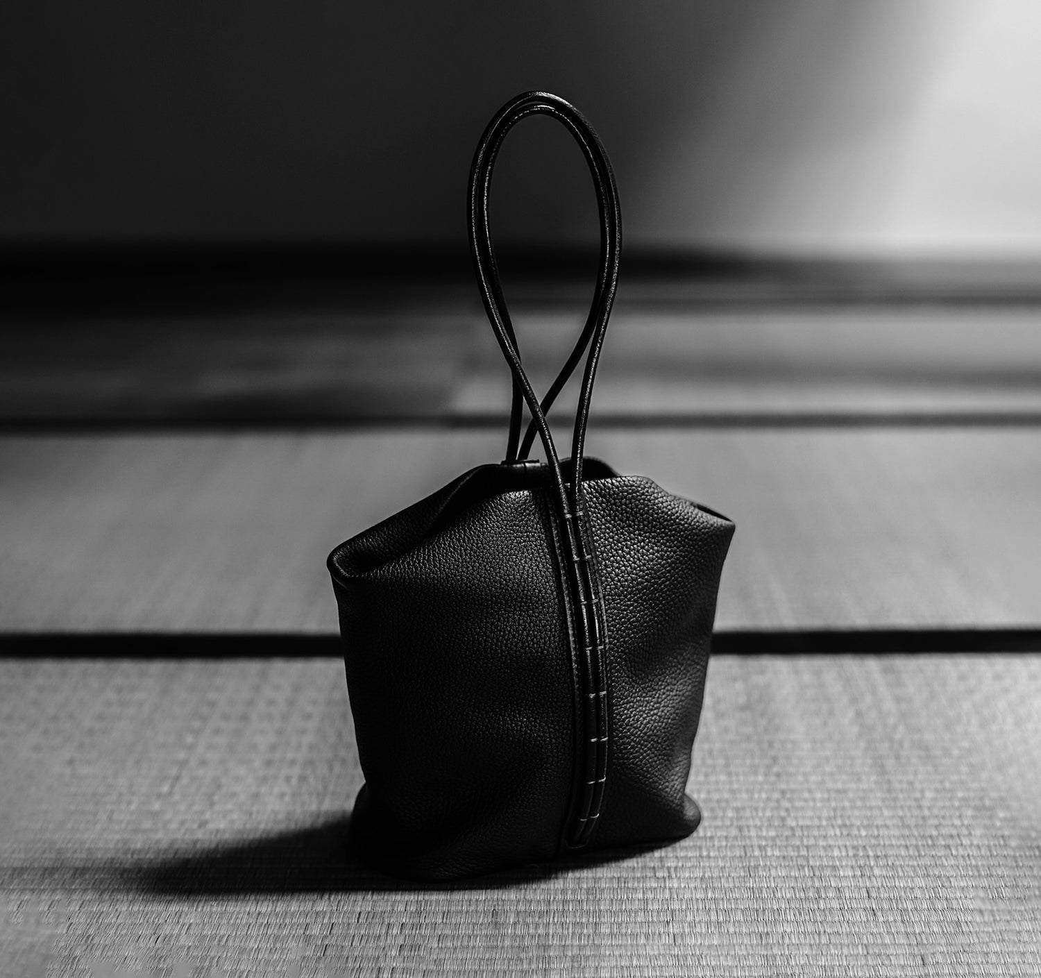 BYYO(ӥ祦) "Small Tote Bag"