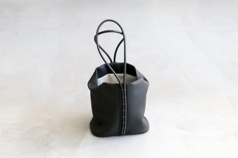 BYYO(ӥ祦) "Small Tote Bag"
