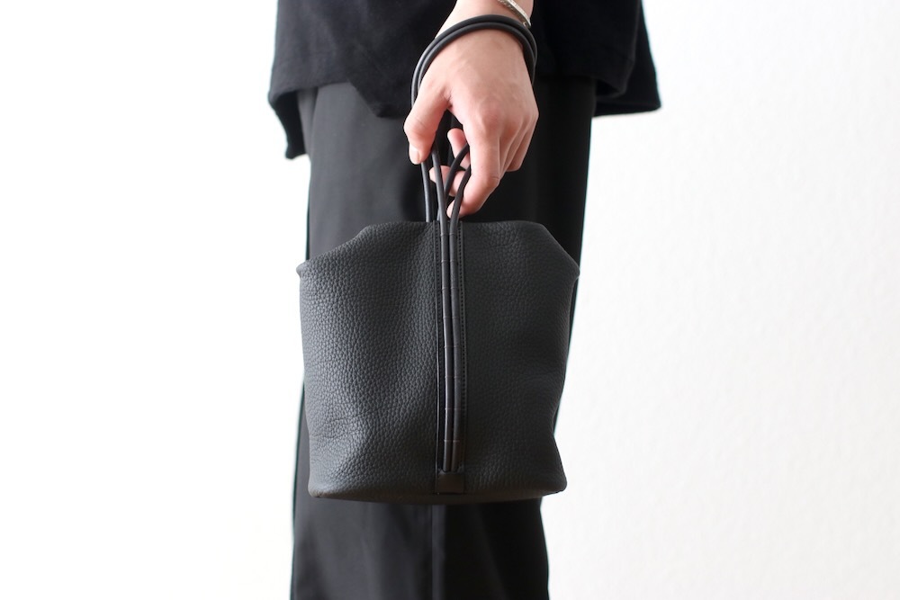 BYYO(ӥ祦) "Small Tote Bag"