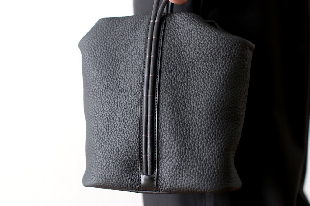 BYYO(ӥ祦) "Small Tote Bag"