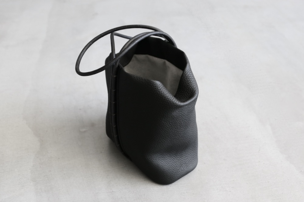 BYYO(ӥ祦) "Small Tote Bag"