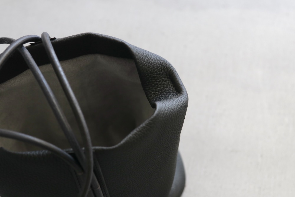 BYYO(ӥ祦) "Small Tote Bag"