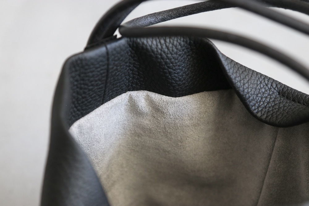 BYYO(ӥ祦) "Small Tote Bag"