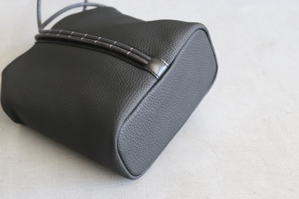 BYYO(ӥ祦) "Small Tote Bag"