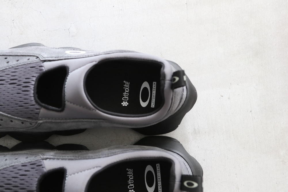 limitedBRAIN DEAD  OAKLEY(֥쥤ǥå  ꡼) "Oakley Factory Team Flesh Sandal"