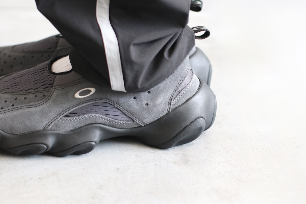 limitedBRAIN DEAD  OAKLEY(֥쥤ǥå  ꡼) "Oakley Factory Team Flesh Sandal"