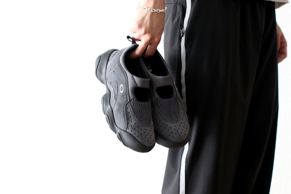 limitedBRAIN DEAD  OAKLEY(֥쥤ǥå  ꡼) "Oakley Factory Team Flesh Sandal"