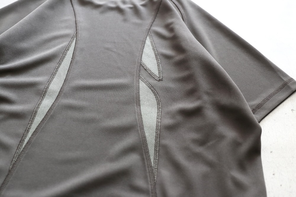 SAN SAN GEAR (  ) "FLOWING PANEL T-SHIRT"