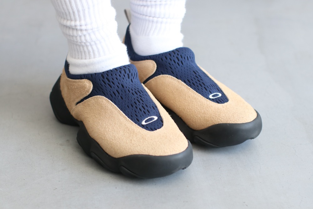 ブレインデッド オークリー FleshWarp BrainDead OAKLEY limited】BRAIN DEAD × OAKLEY(ブレインデッド × オークリー