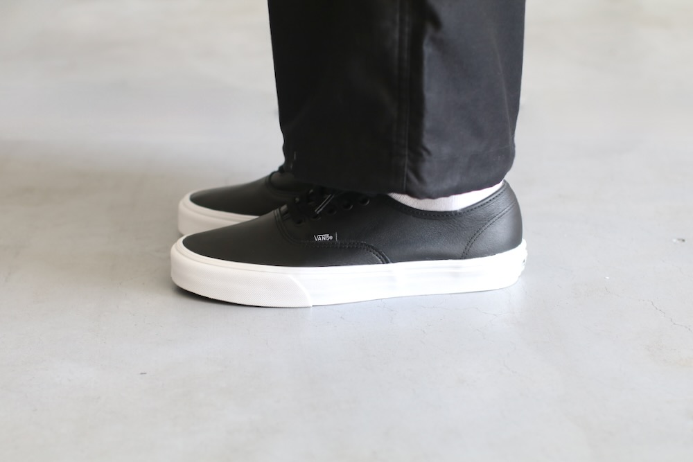 VANS(������) "Authentic LEATHER BLACK/TRUE WHITE"