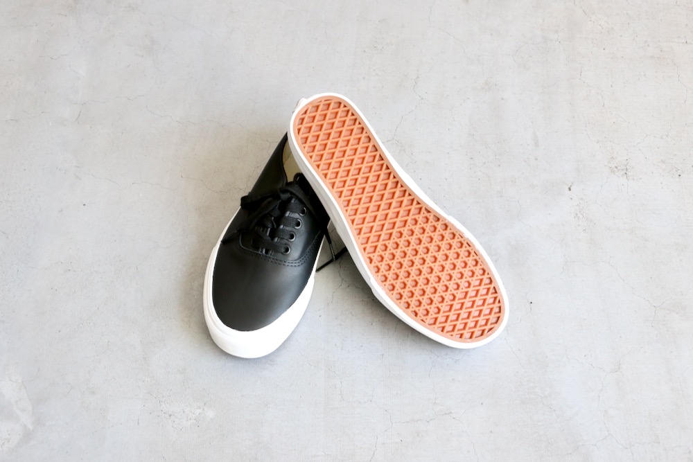VANS(������) "Authentic LEATHER BLACK/TRUE WHITE"