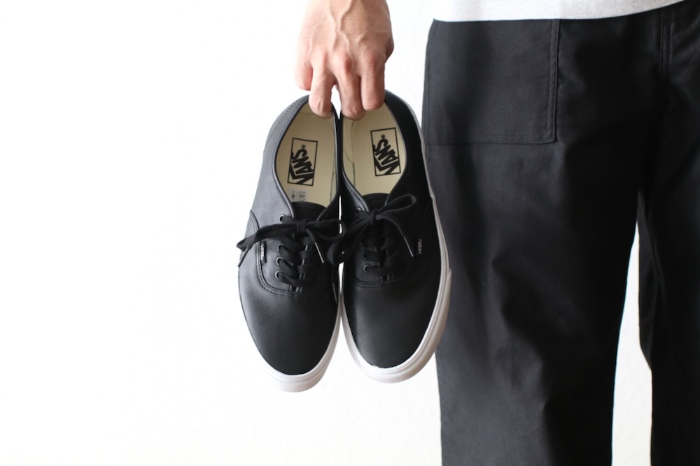 VANS(������) "Authentic LEATHER BLACK/TRUE WHITE"