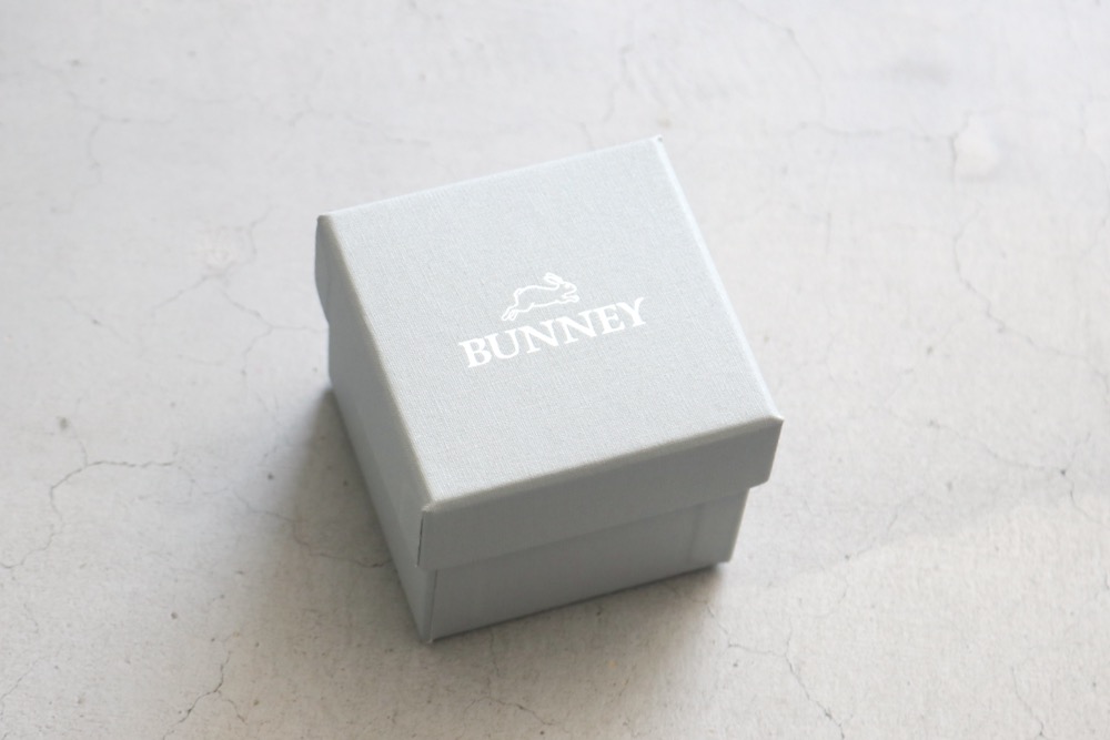 BUNNEY(Хˡ) "Hammered Signet Ring"