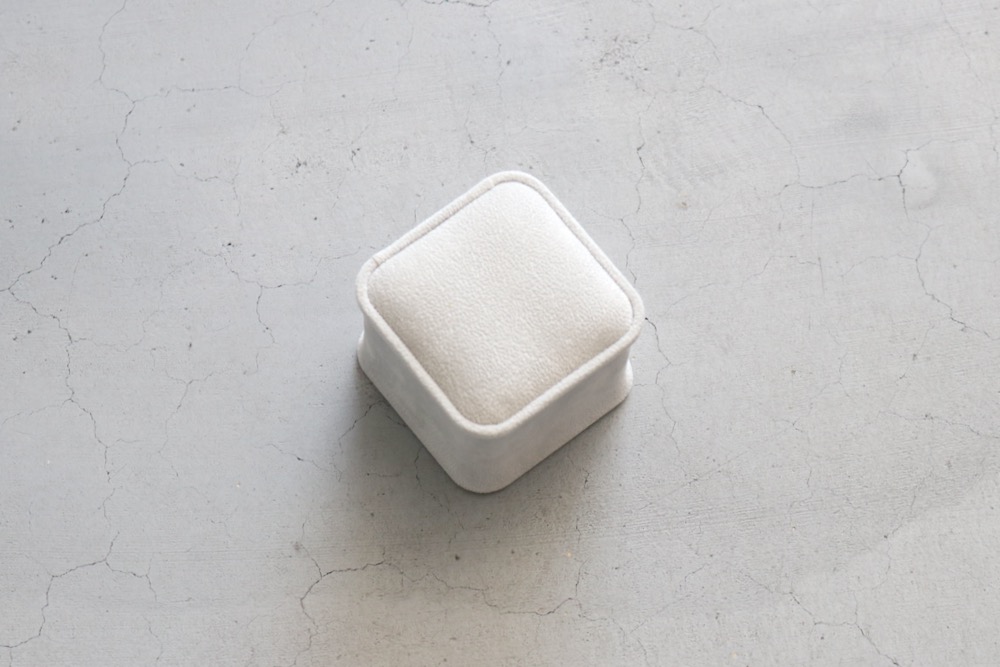 BUNNEY(Хˡ) "Hammered Signet Ring"