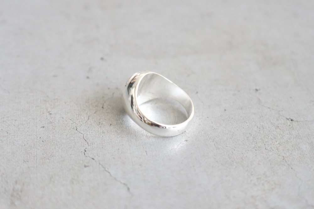 BUNNEY(Хˡ) "Hammered Signet Ring"