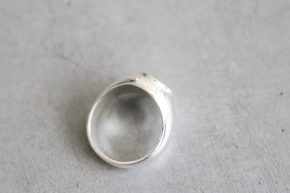 BUNNEY(Хˡ) "Hammered Signet Ring"