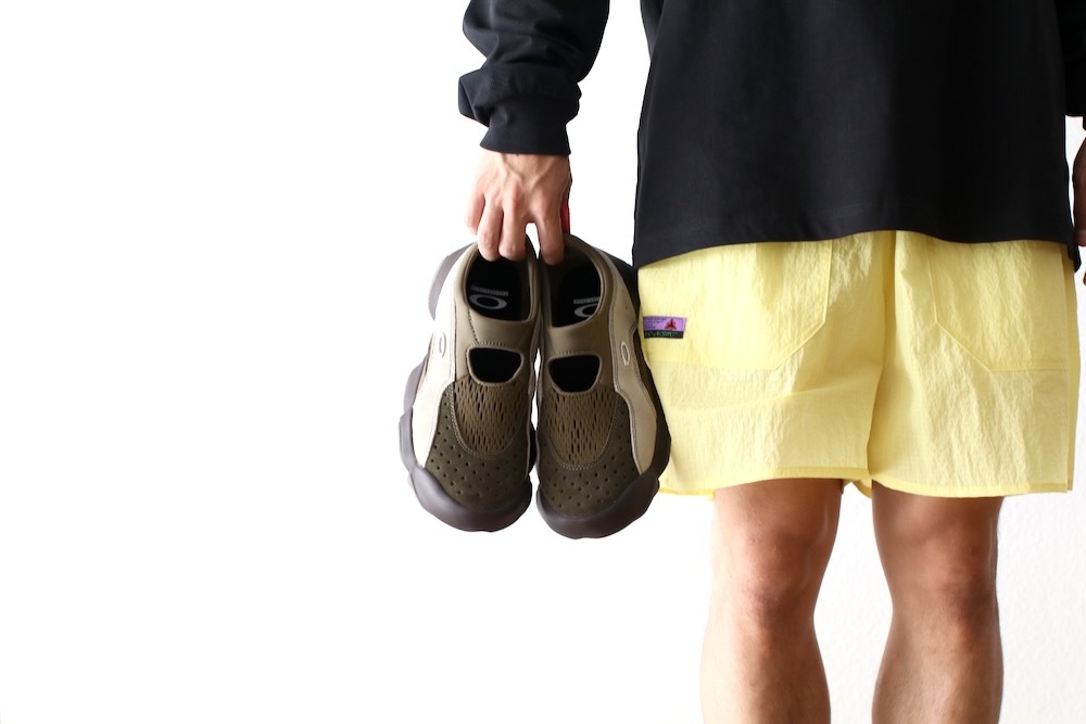 ��limited��BRAIN DEAD �� OAKLEY(�֥쥤��ǥå� �� �������꡼) "Oakley Factory Team Flesh Sandal"