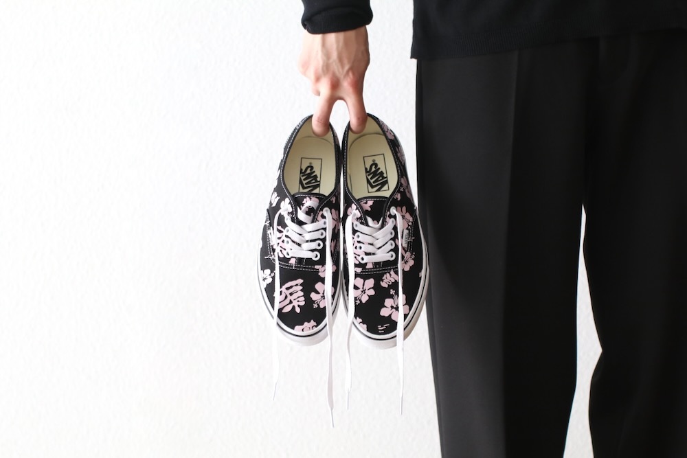 ��unisex��VANS(������) "Authentic -BLACK/PINK- "