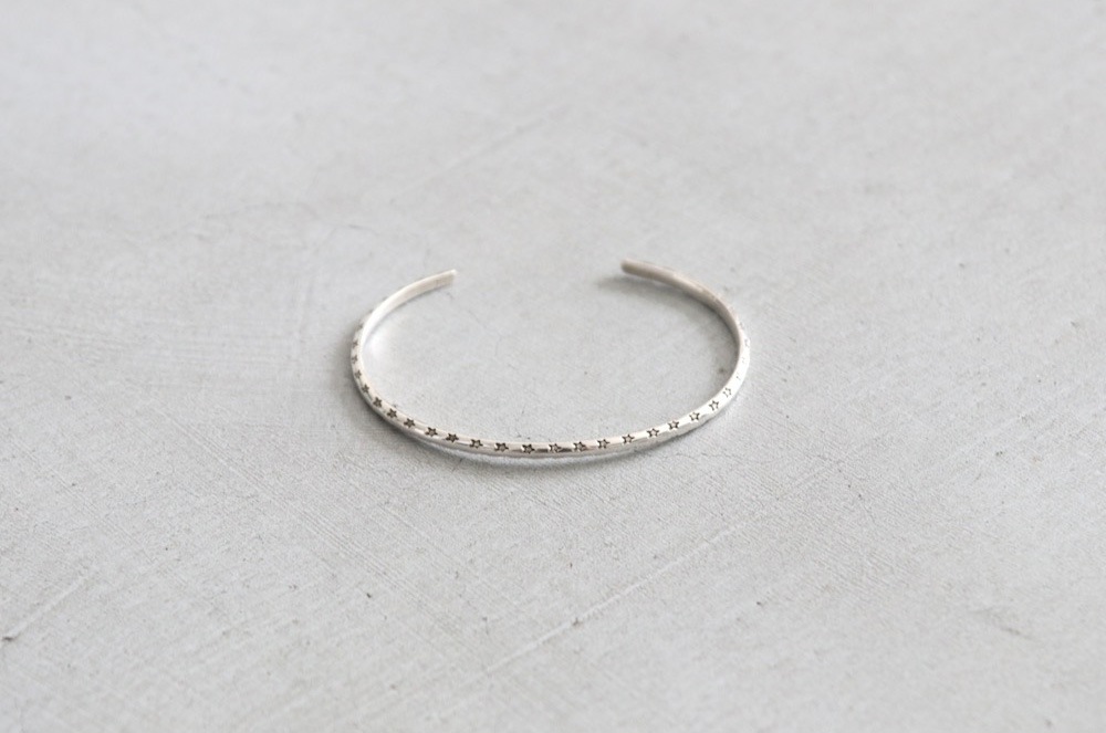 Indian Jewelry (ǥ 奨꡼) "Stamp Silver Bangle -ERICKA NICOLAS BEGAY-"