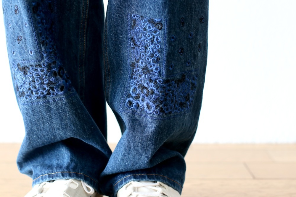 NOMARHYTHM TEXTILE (�Ρ��ޥꥺ��ƥ���������) ��Bandana Embroidery Denim Pants��