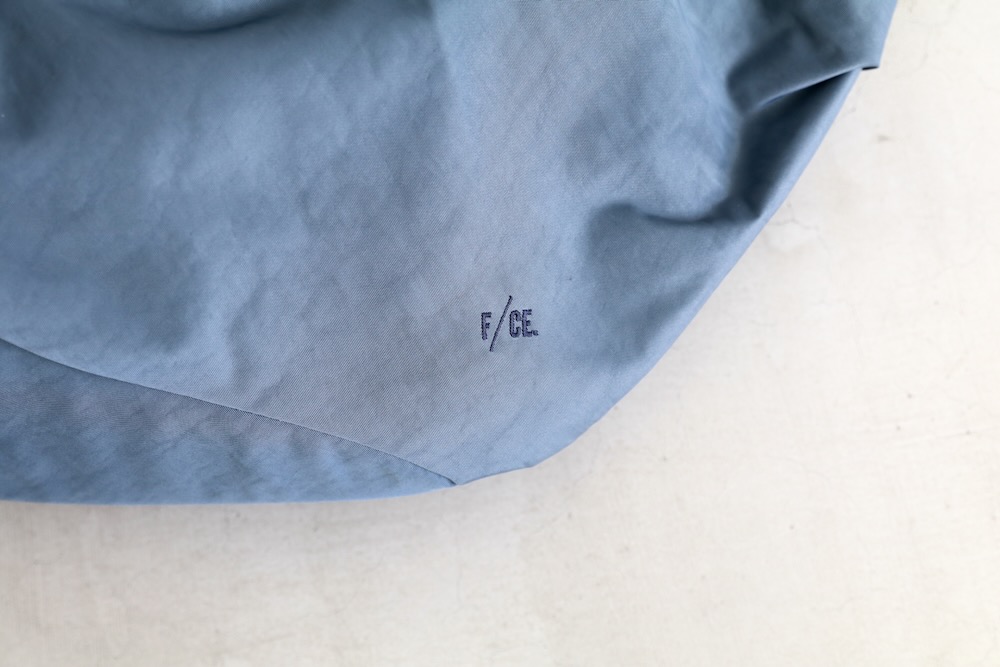 F/CE.( ���ե�������) "TEXTURED TWILL BODY BAG"