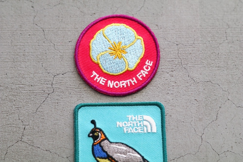 ��KIDS��THE NORTH FACE (�� �Ρ��� �ե����� ) "Kids' TNF Wappen"