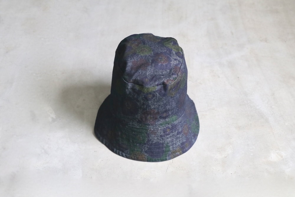 DENIM BUCKET HAT ロゴ 刺繍 帽子 インディゴ M NOIR.K × 火曜び LOGO DENIM BUCKET HAT【INDIGO】 | NOIR.K | TAKALAKA