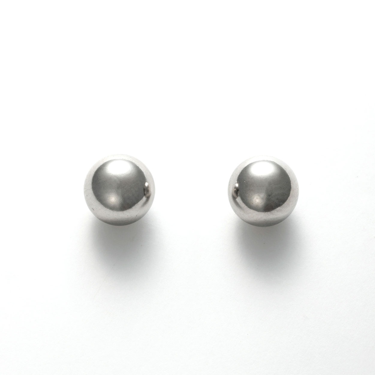 プラチナ/丸玉ピアス（玉：約7mm） D5282PT-7