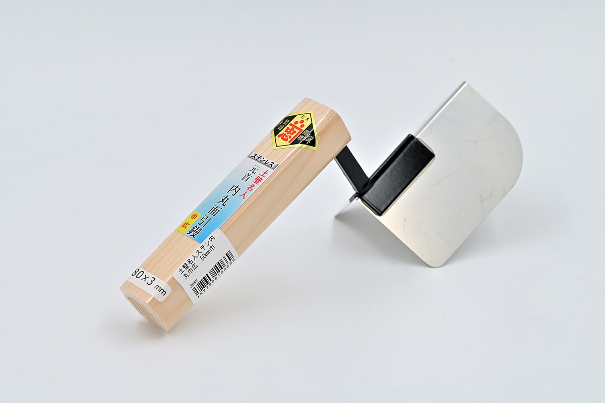忠　土壁名人　ステンレス面引鏝　羽根幅50mm　内丸