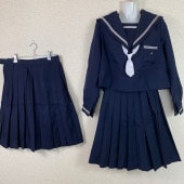 ４点 大阪府 岸和田市立山滝中学校 女子制服