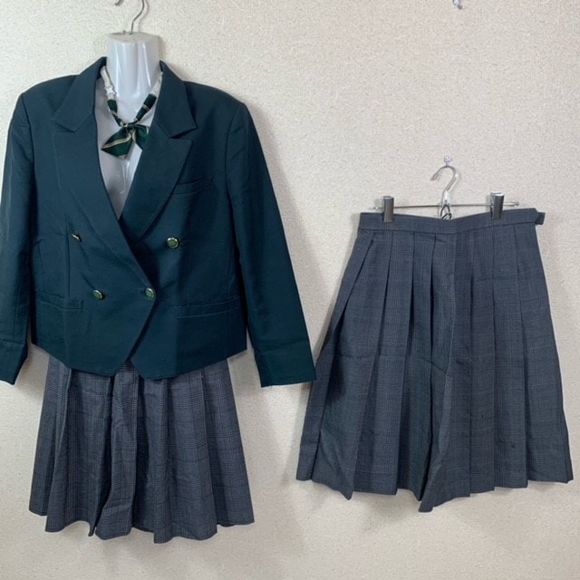 4点 秋田県 秋田市立御所野学院中学校 女子制服 | 中学校制服 | 中古
