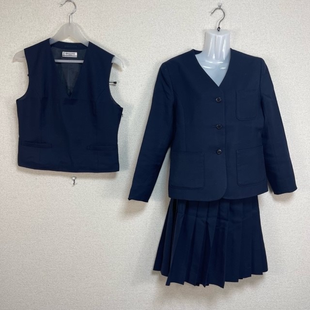 3点 北海道 釧路市立鳥取中学校 女子制服 | 中学校制服 | 中古制服は 
